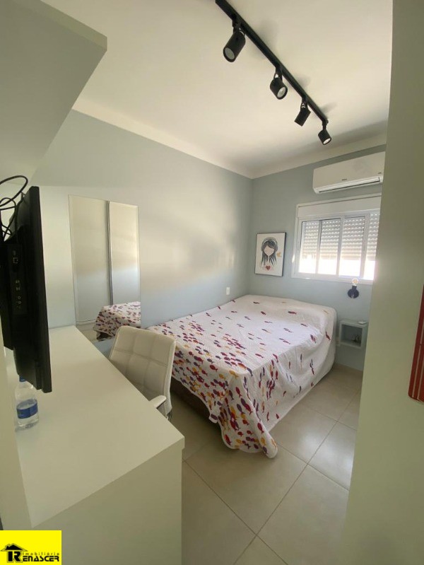 Casa de Condomínio com 3 quartos à venda, 160m² — foto 13 de 17