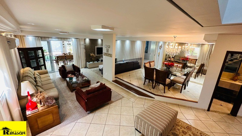 Casa com 3 quartos à venda, 370m² — foto 1 de 20