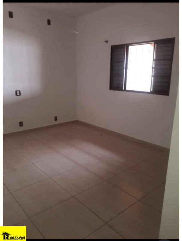 Casa com 4 quartos à venda, 250m² — foto 14 de 16
