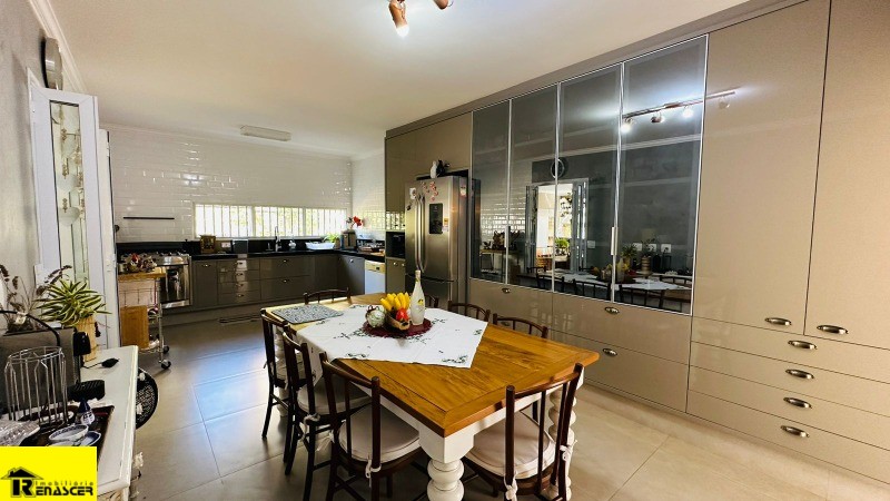 Casa com 3 quartos à venda, 370m² — foto 14 de 20