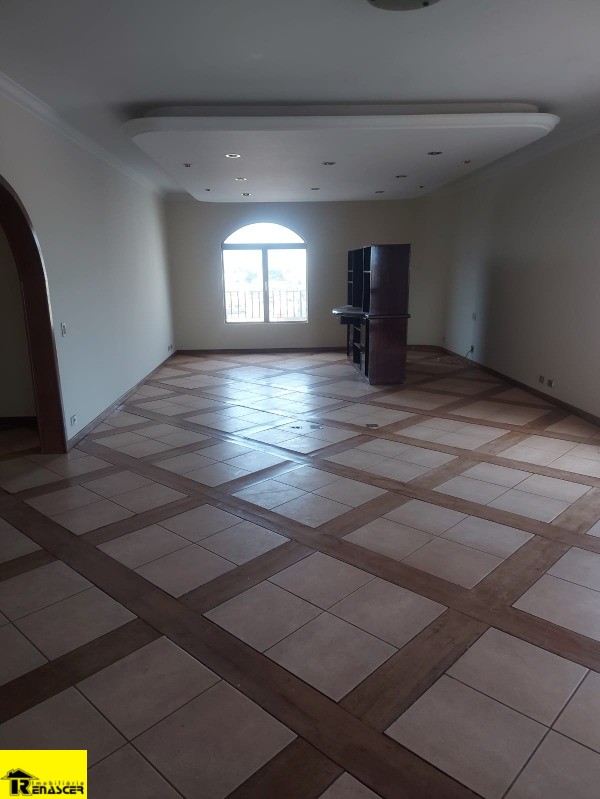 Apartamento com 4 quartos à venda, 214m² — foto 2 de 10