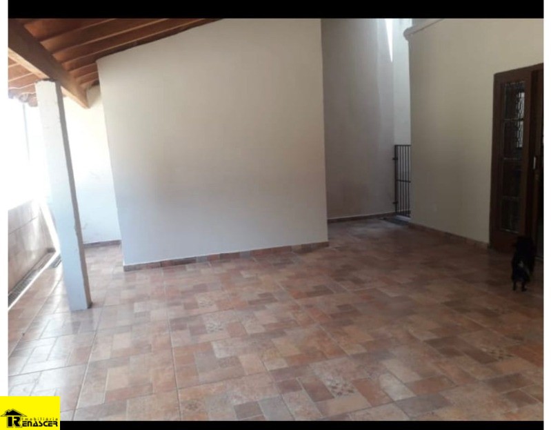 Casa com 4 quartos à venda, 250m² — foto 11 de 16