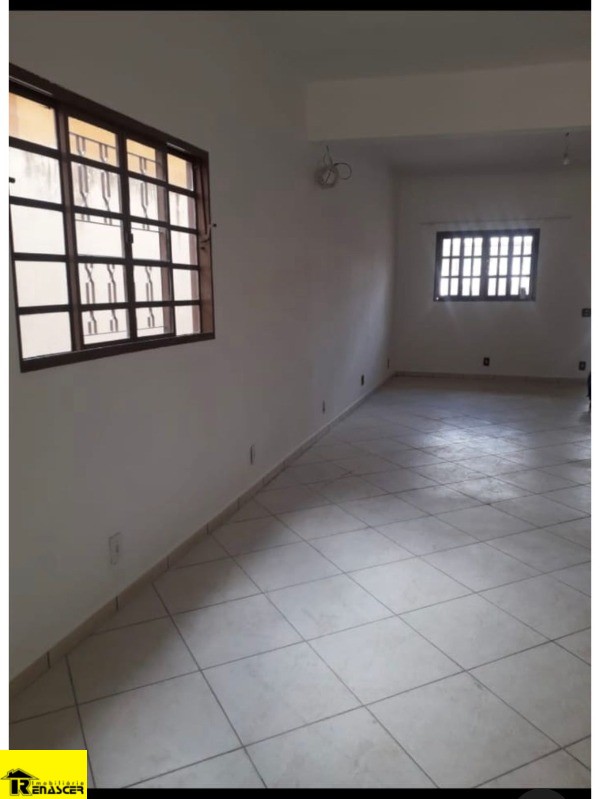 Casa com 4 quartos à venda, 250m² — foto 3 de 16