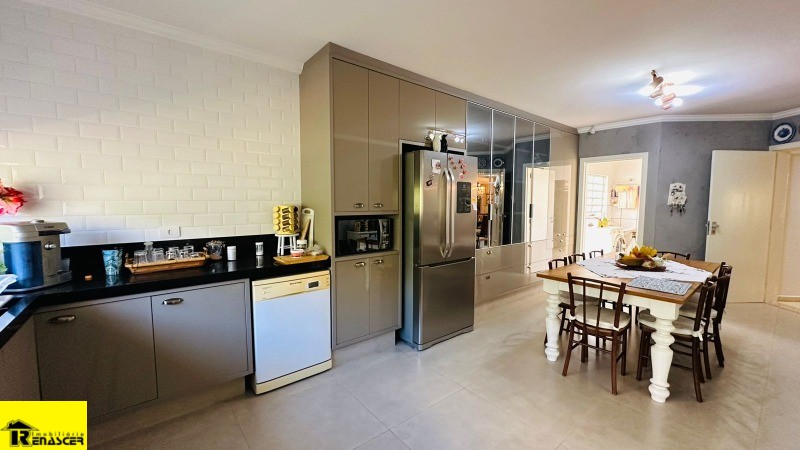Casa com 3 quartos à venda, 370m² — foto 16 de 20