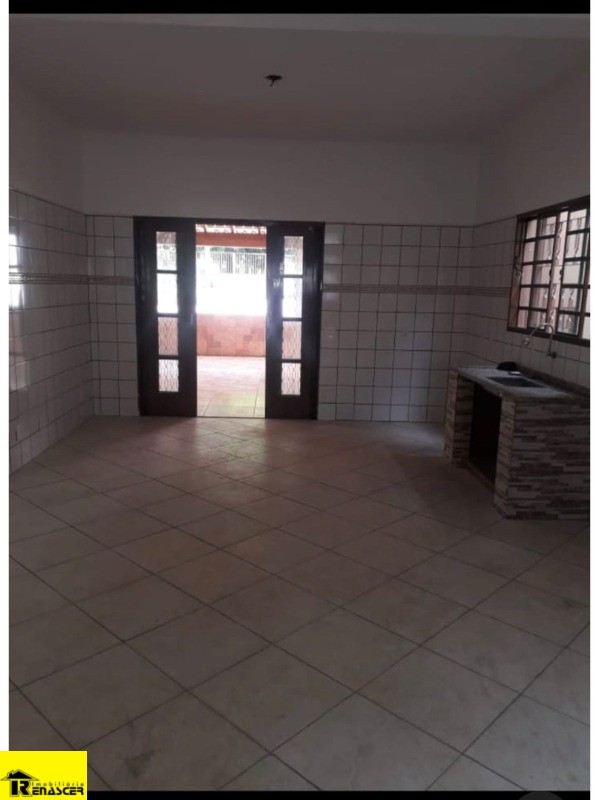 Casa com 4 quartos à venda, 250m² — foto 9 de 16