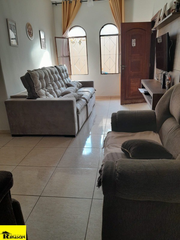 Casa com 3 quartos à venda, 137m² — foto 3 de 12