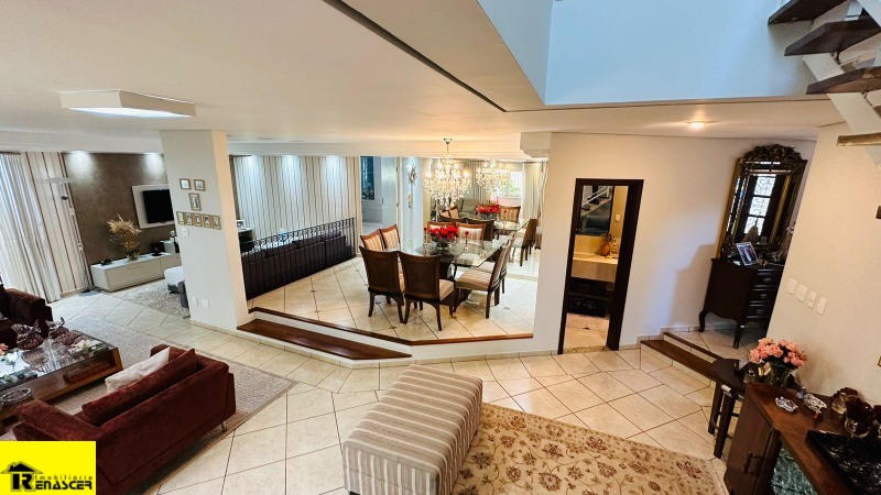 Casa com 3 quartos à venda, 370m² — foto 3 de 20