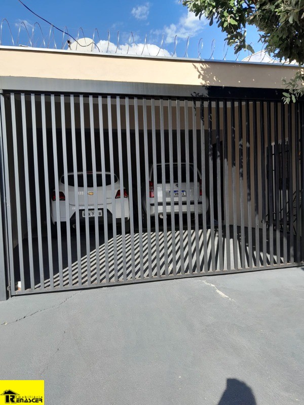 Casa com 3 quartos à venda, 137m² — foto 1 de 12