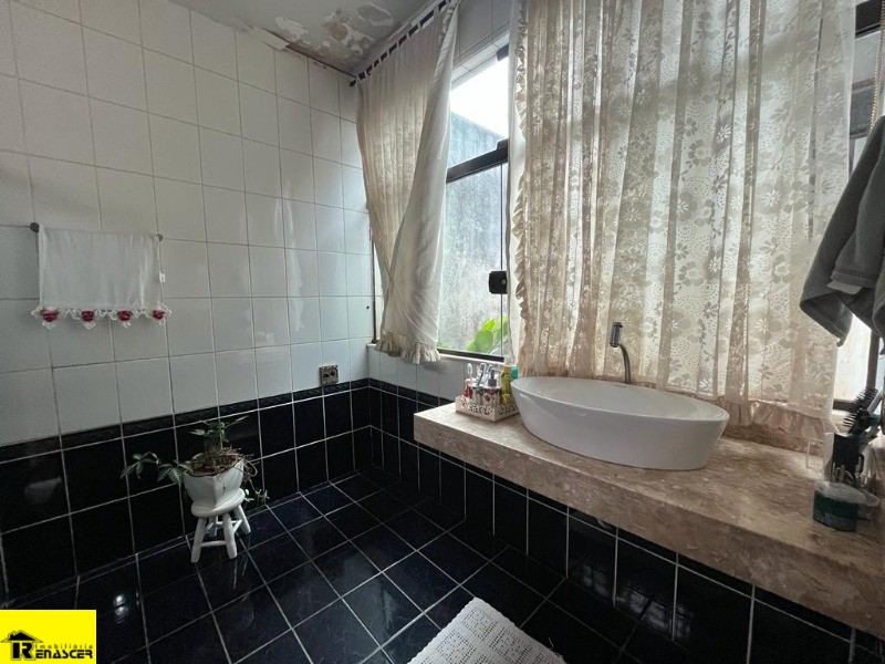 Casa com 3 quartos à venda, 240m² — foto 19 de 26