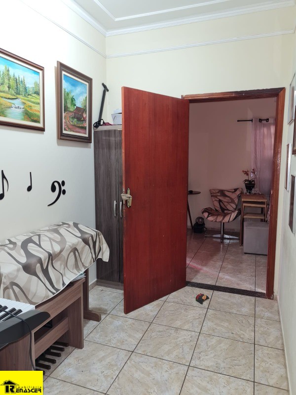 Casa com 3 quartos à venda, 178m² — foto 17 de 21