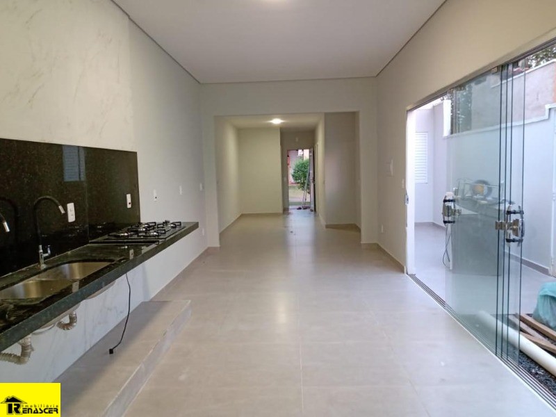 Casa de Condomínio com 2 quartos à venda, 70m² — foto 2 de 11