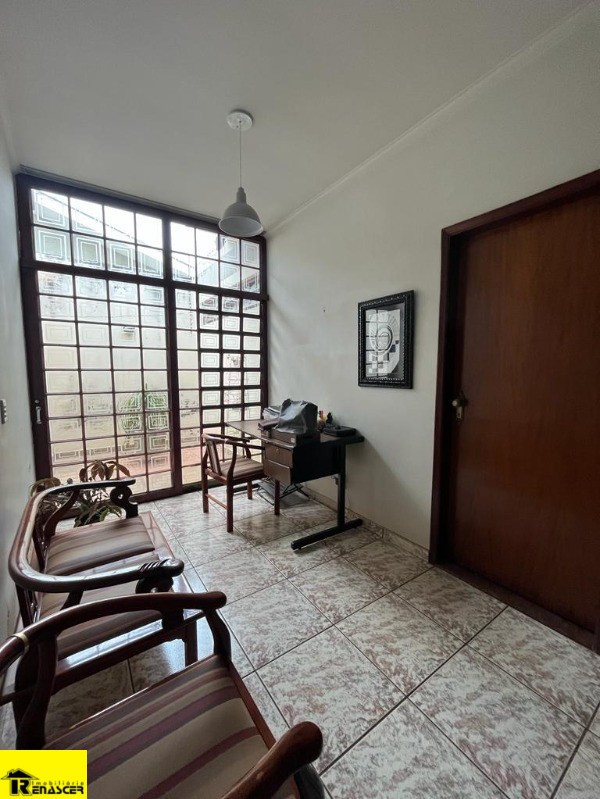 Casa com 3 quartos à venda, 240m² — foto 12 de 26
