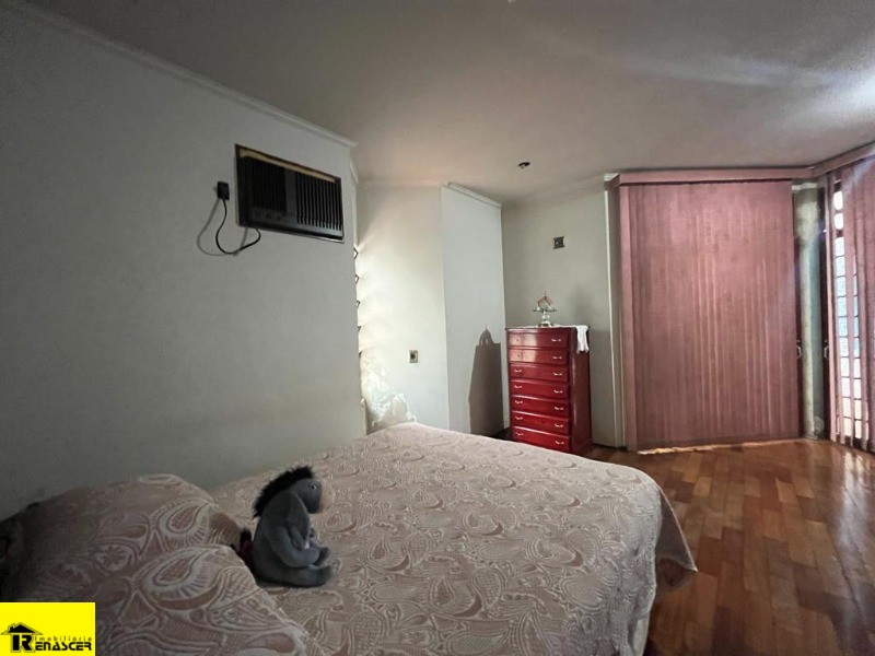 Casa com 3 quartos à venda, 240m² — foto 18 de 26