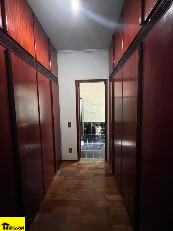 Casa com 3 quartos à venda, 240m² — foto 21 de 26