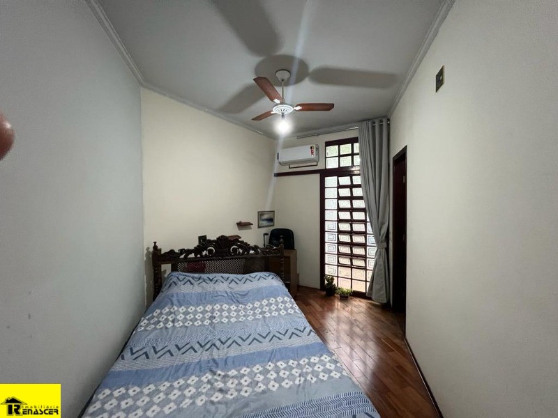 Casa com 3 quartos à venda, 240m² — foto 14 de 26