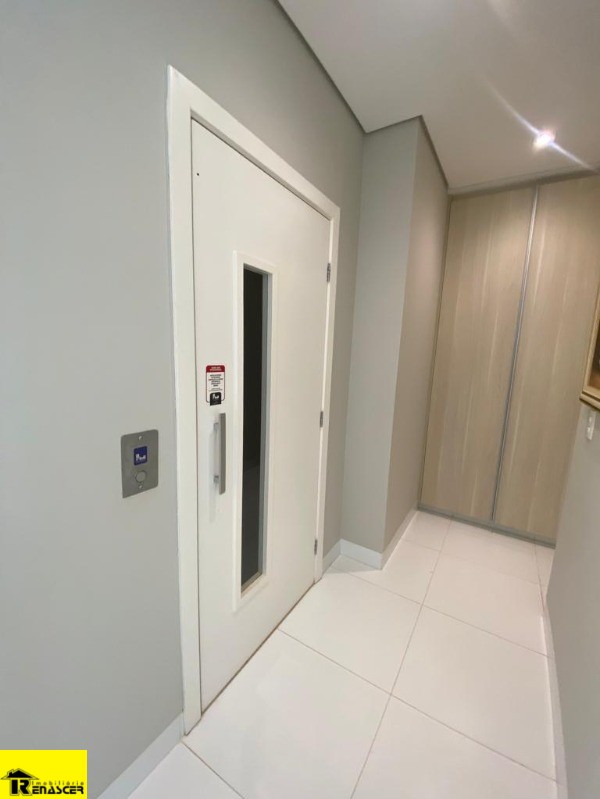 Casa de Condomínio com 5 quartos à venda e aluguel, 373m² — foto 29 de 30