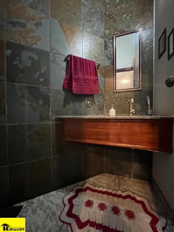 Casa com 3 quartos à venda, 240m² — foto 22 de 26