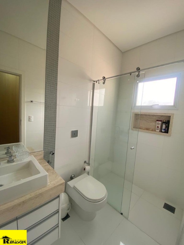 Casa de Condomínio com 5 quartos à venda e aluguel, 373m² — foto 24 de 30