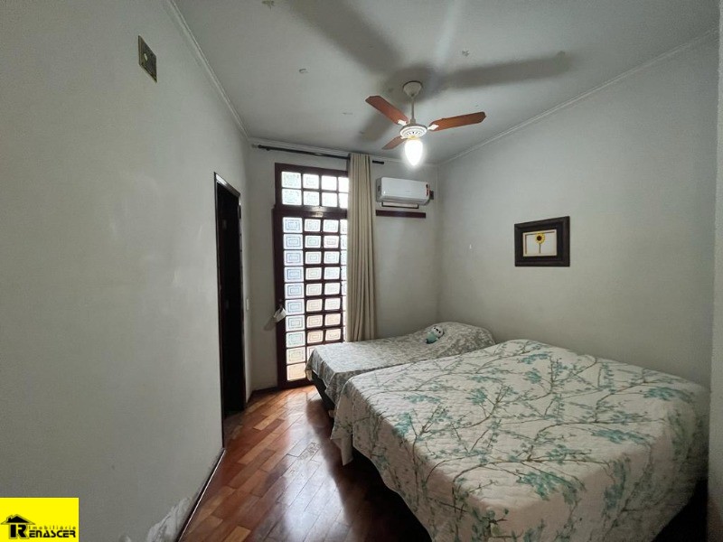 Casa com 3 quartos à venda, 240m² — foto 13 de 26