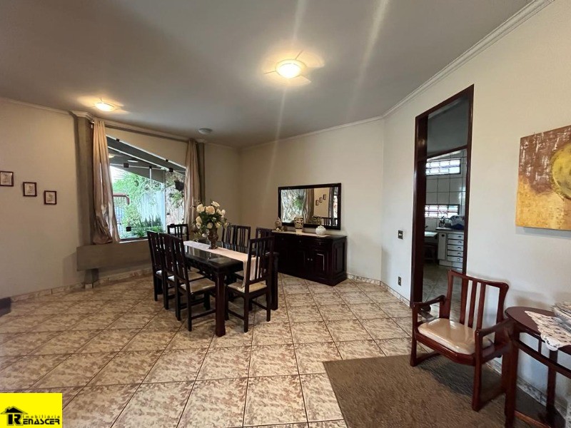 Casa com 3 quartos à venda, 240m² — foto 5 de 26