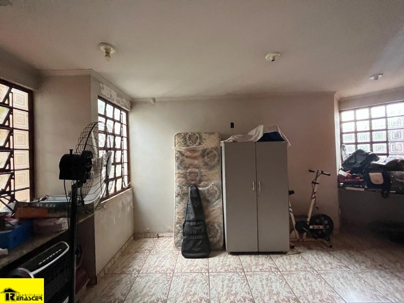 Casa com 3 quartos à venda, 240m² — foto 24 de 26