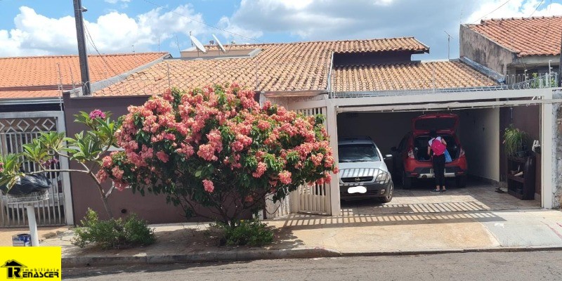 Casa com 3 quartos à venda, 178m² — foto 2 de 21