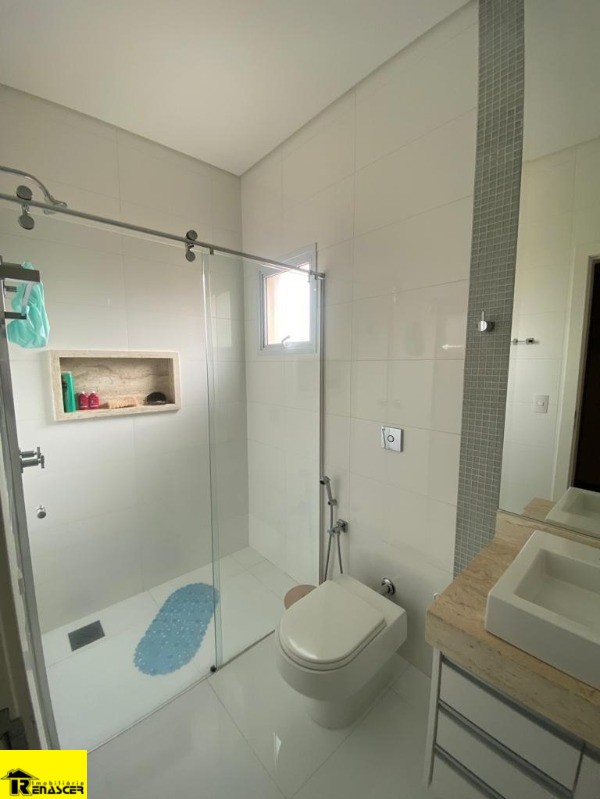 Casa de Condomínio com 5 quartos à venda e aluguel, 373m² — foto 28 de 30