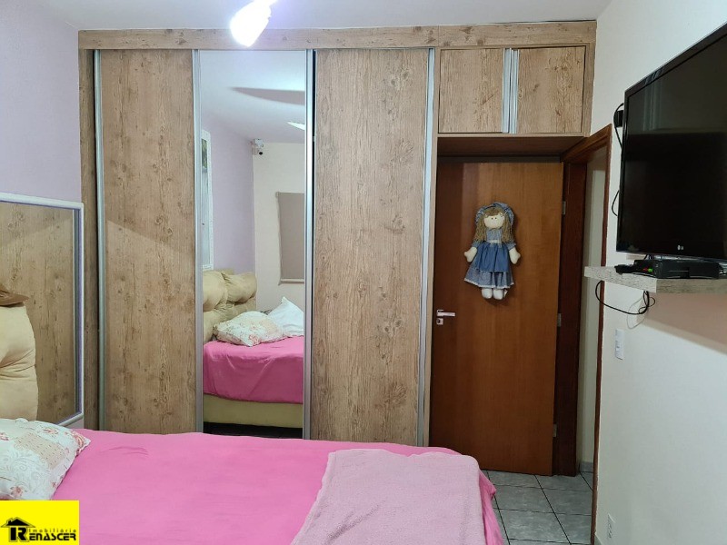 Casa com 5 quartos à venda, 270m² — foto 31 de 34
