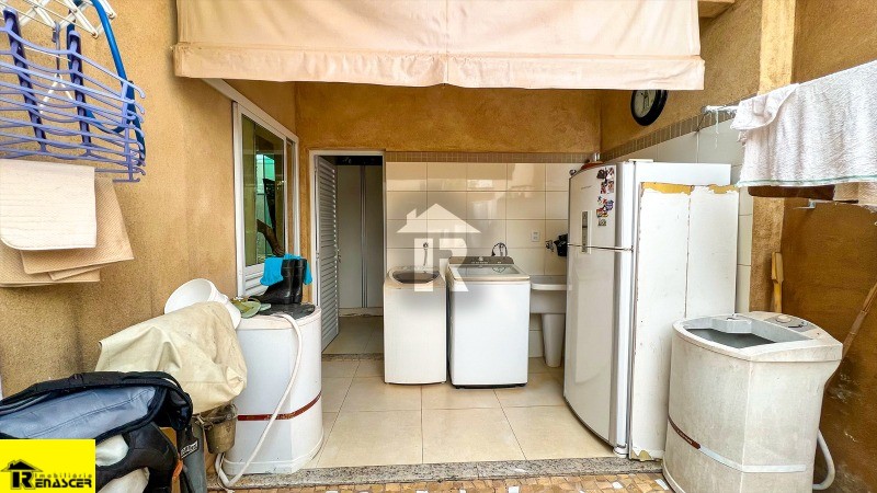 Casa de Condomínio com 4 quartos à venda, 320m² — foto 14 de 25