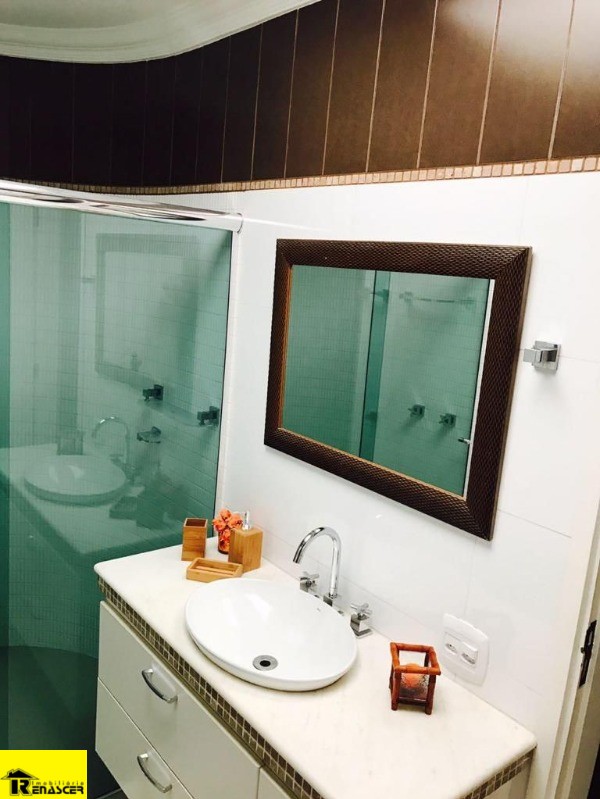 Casa com 4 quartos à venda, 630m² — foto 27 de 34