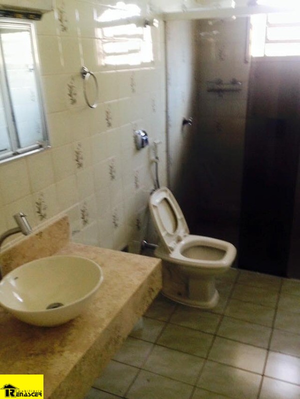 Casa com 4 quartos à venda e aluguel, 180m² — foto 8 de 10