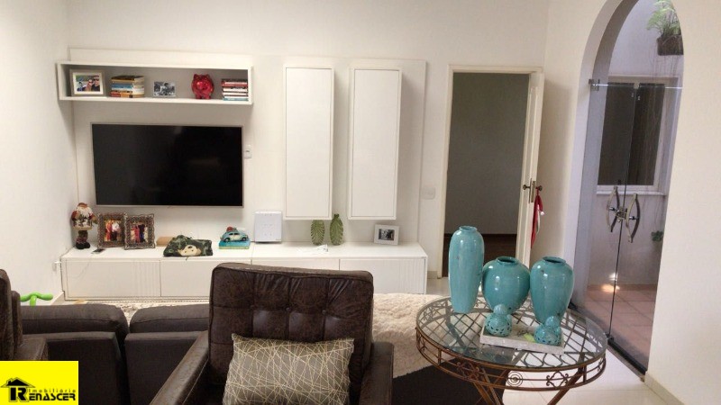 Casa com 4 quartos à venda, 630m² — foto 4 de 34