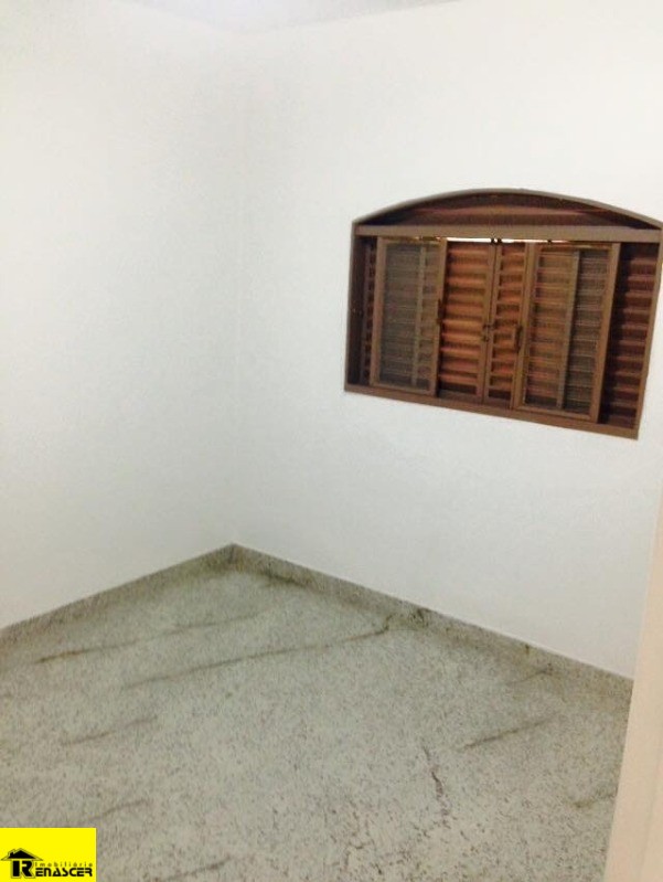 Casa com 4 quartos à venda e aluguel, 180m² — foto 4 de 10