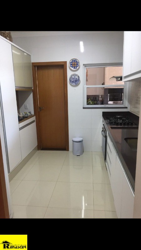 Casa de Condomínio com 3 quartos à venda, 170m² — foto 5 de 30