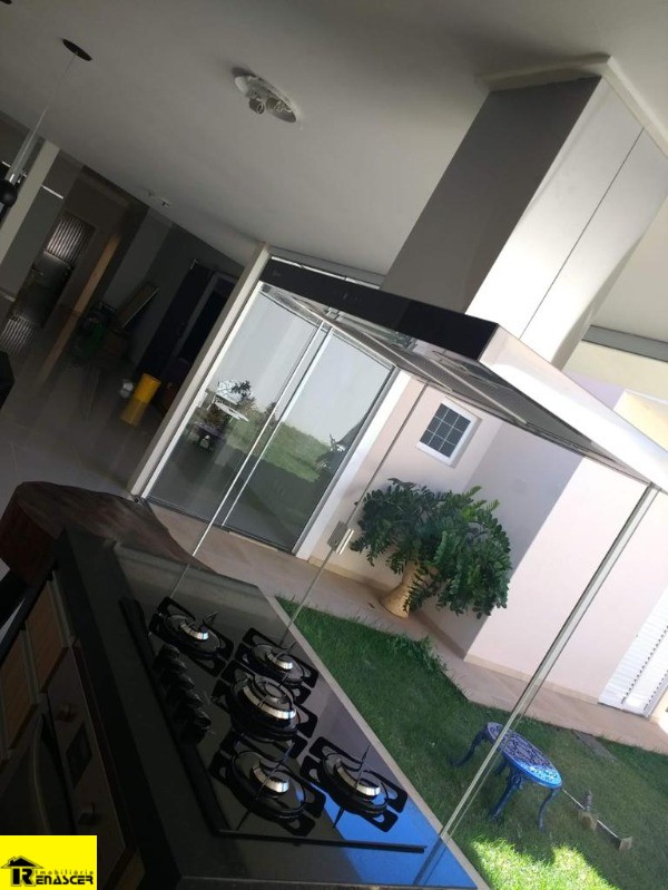 Casa com 3 quartos à venda e aluguel, 200m² — foto 8 de 32