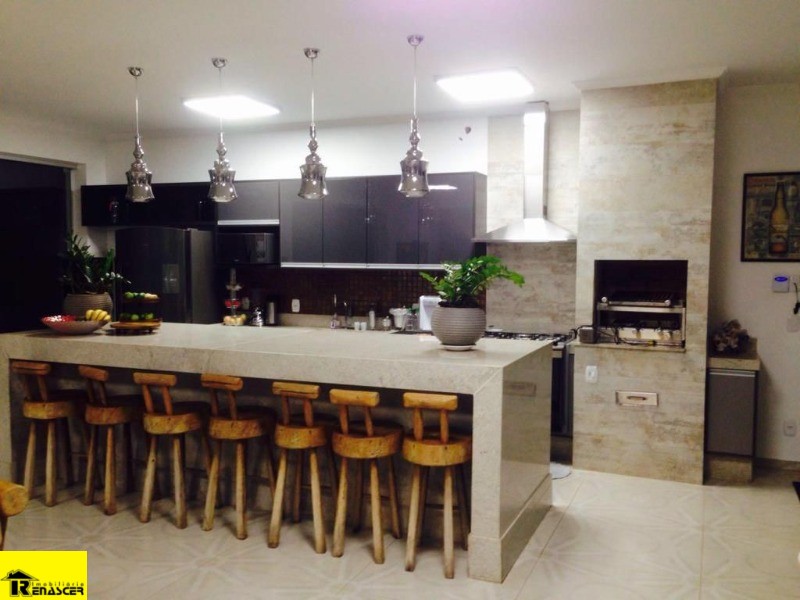 Casa com 4 quartos à venda, 630m² — foto 15 de 34