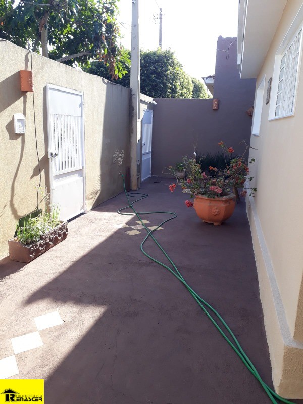 Casa com 5 quartos à venda, 270m² — foto 3 de 34