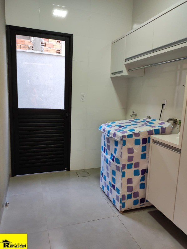 Casa de Condomínio com 3 quartos à venda, 200m² — foto 13 de 18