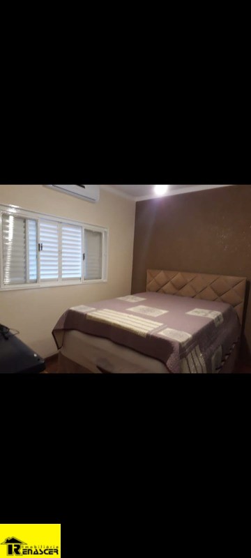 Casa com 5 quartos à venda, 270m² — foto 25 de 34