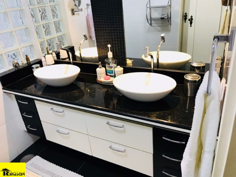 Casa com 4 quartos à venda, 630m² — foto 19 de 34