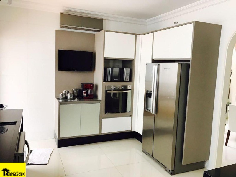 Casa com 4 quartos à venda, 630m² — foto 12 de 34