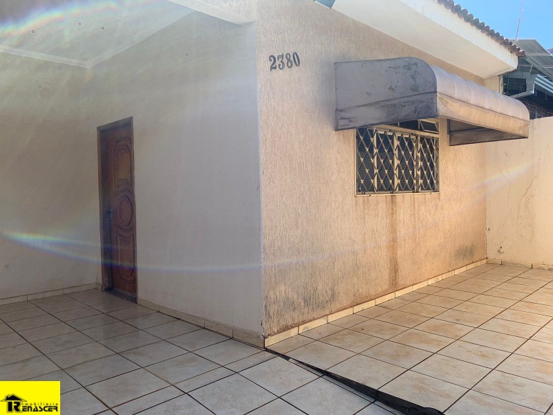 Casa com 4 quartos à venda, 120m² — foto 2 de 18