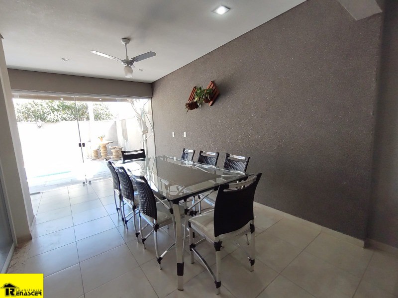 Casa de Condomínio com 4 quartos à venda, 220m² — foto 8 de 43