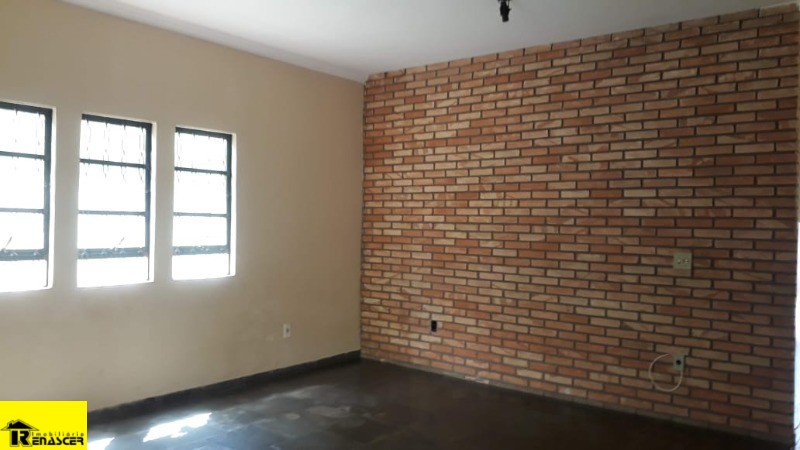 Casa com 3 quartos à venda, 155m² — foto 2 de 19