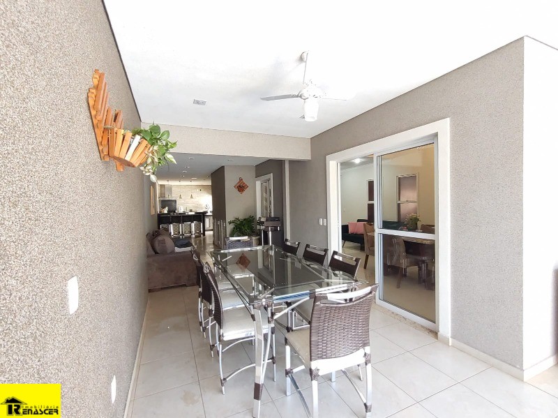 Casa de Condomínio com 4 quartos à venda, 220m² — foto 14 de 43