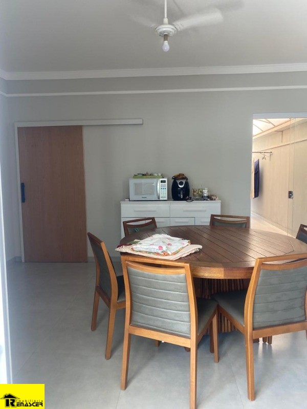 Casa com 3 quartos à venda, 180m² — foto 22 de 46