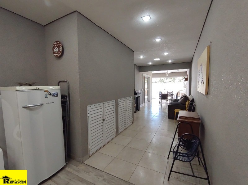 Casa de Condomínio com 4 quartos à venda, 220m² — foto 19 de 43