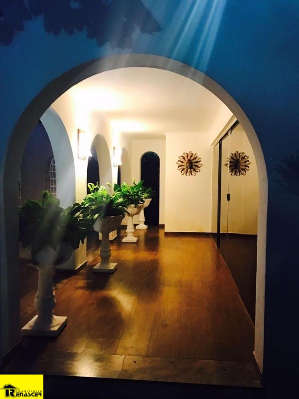 Casa com 4 quartos à venda, 630m² — foto 29 de 34