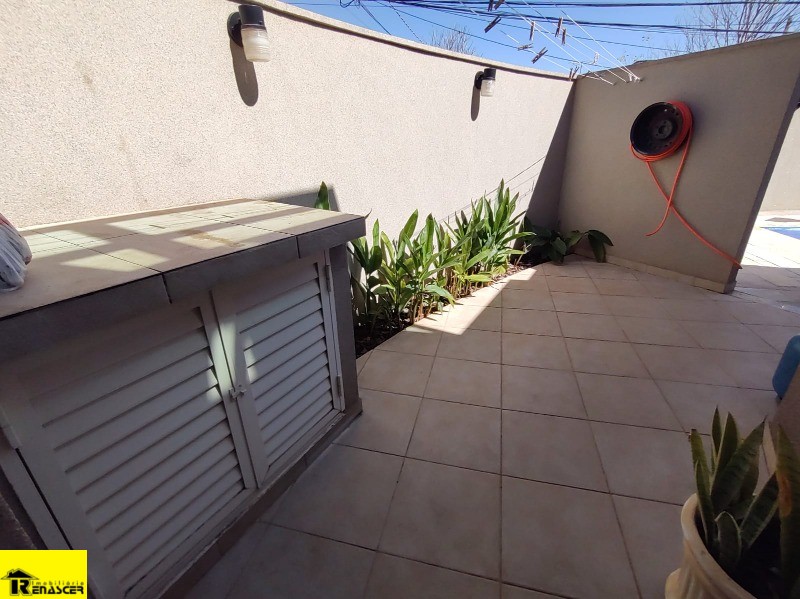 Casa de Condomínio com 4 quartos à venda, 220m² — foto 20 de 43