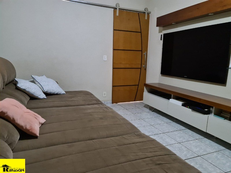 Casa com 5 quartos à venda, 270m² — foto 24 de 34